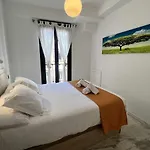 Atico San Bernardo Terraza Y Parking Incluido