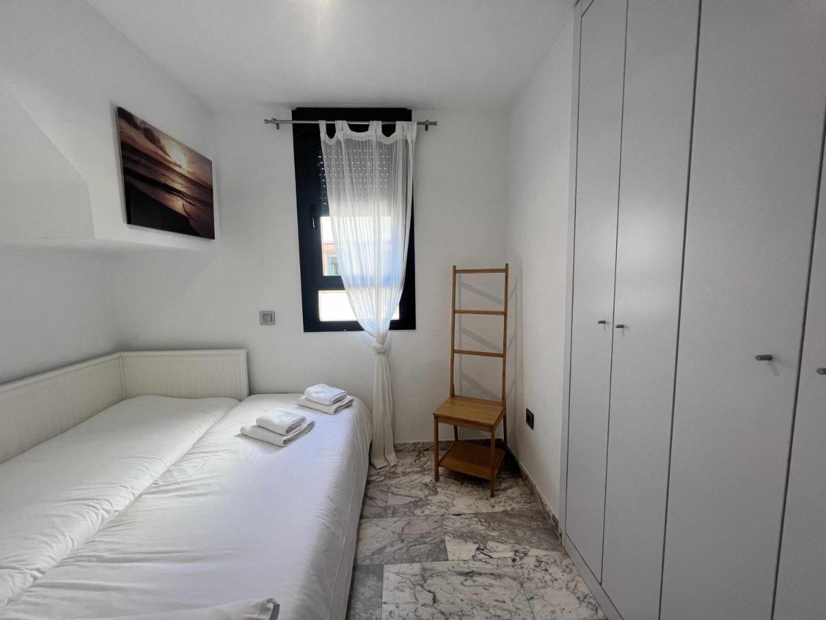 Atico San Bernardo Terraza Y Parking Incluido