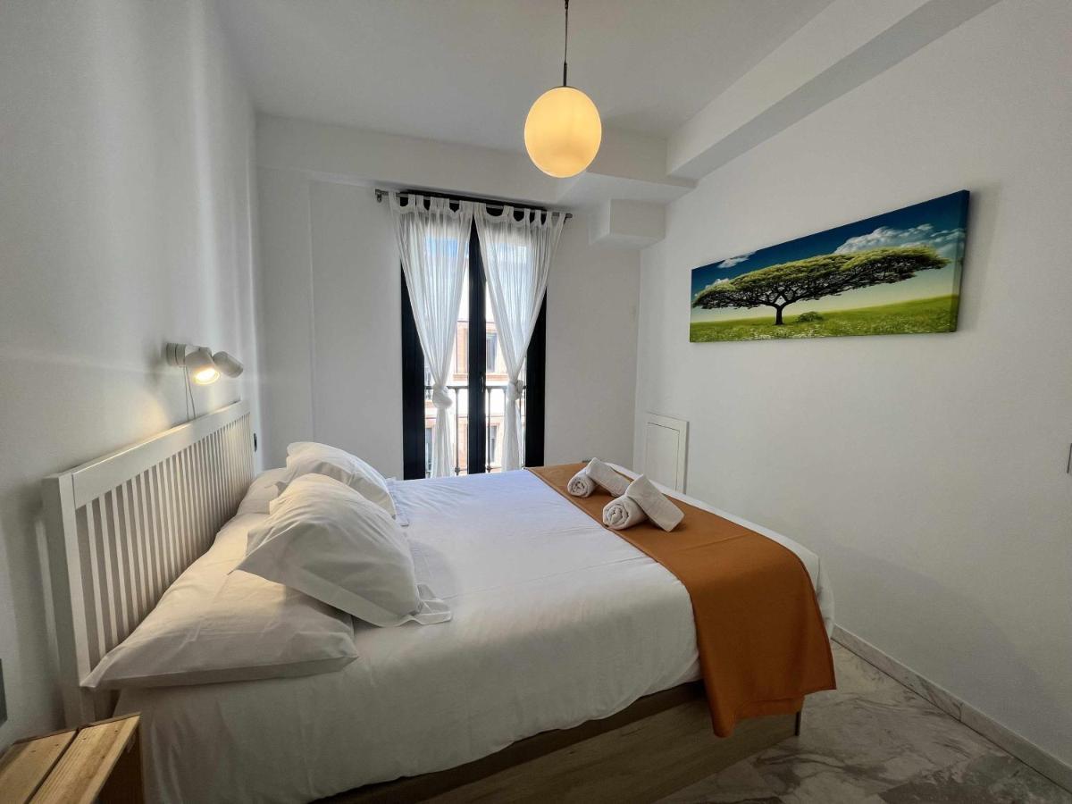 Atico San Bernardo Terraza Y Parking Incluido Apartment